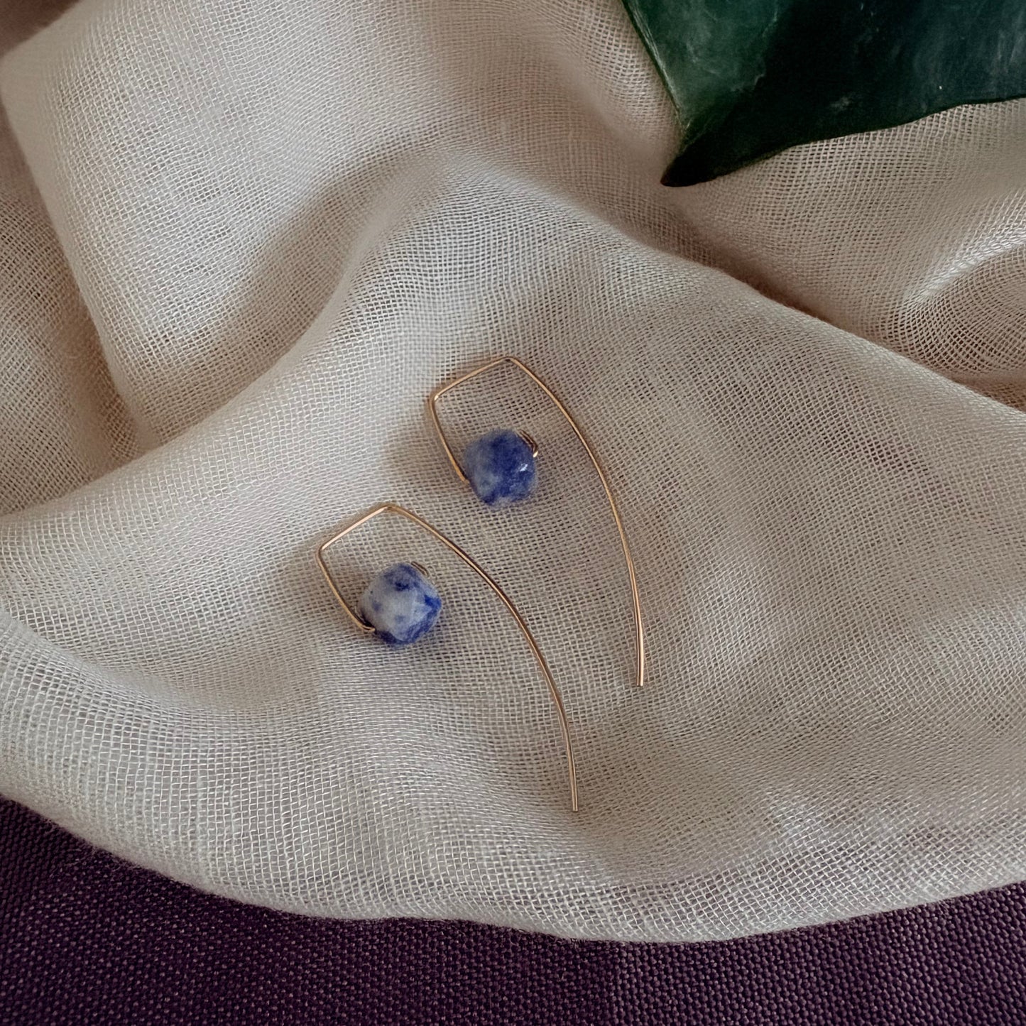 Boucles d'oreilles pendantes cubes en Sodalite