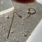 MARGOT - Earcuff chaine en Perles d'eau douce